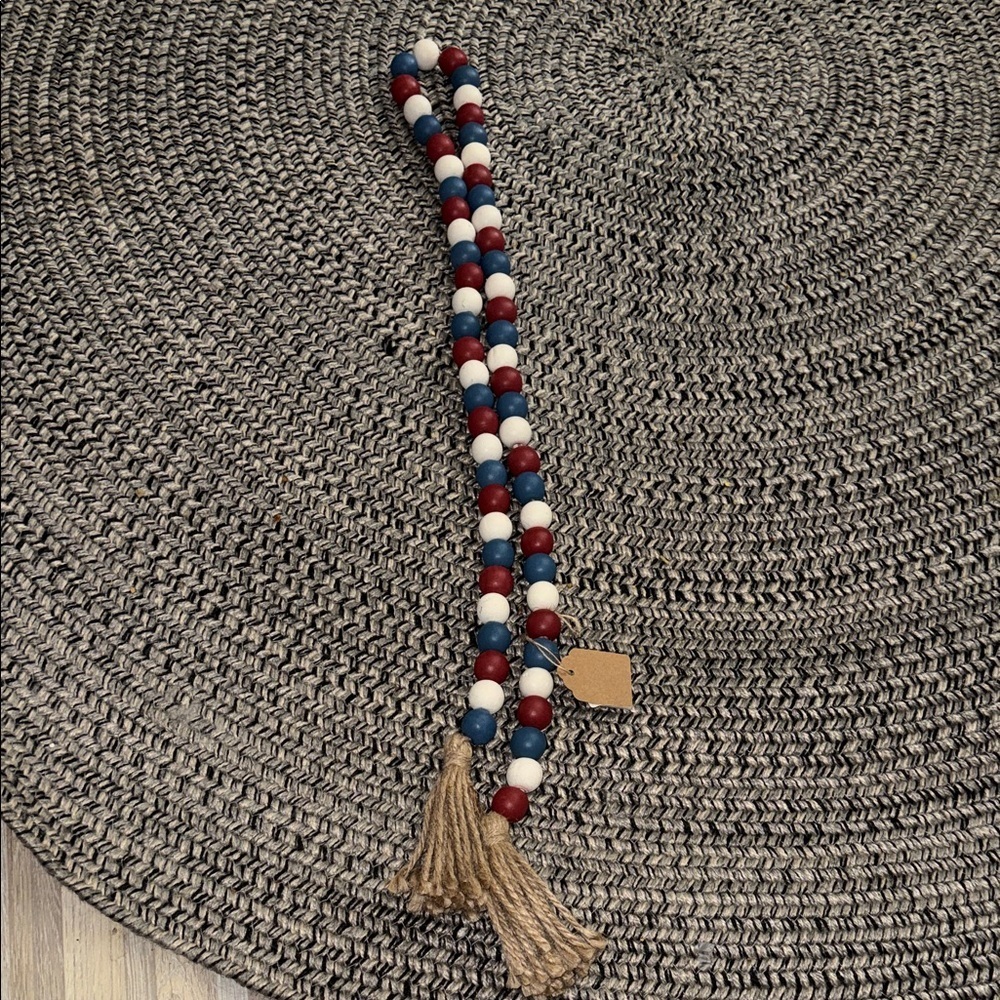 Nwt wooden red, white and blue garland beads lg1